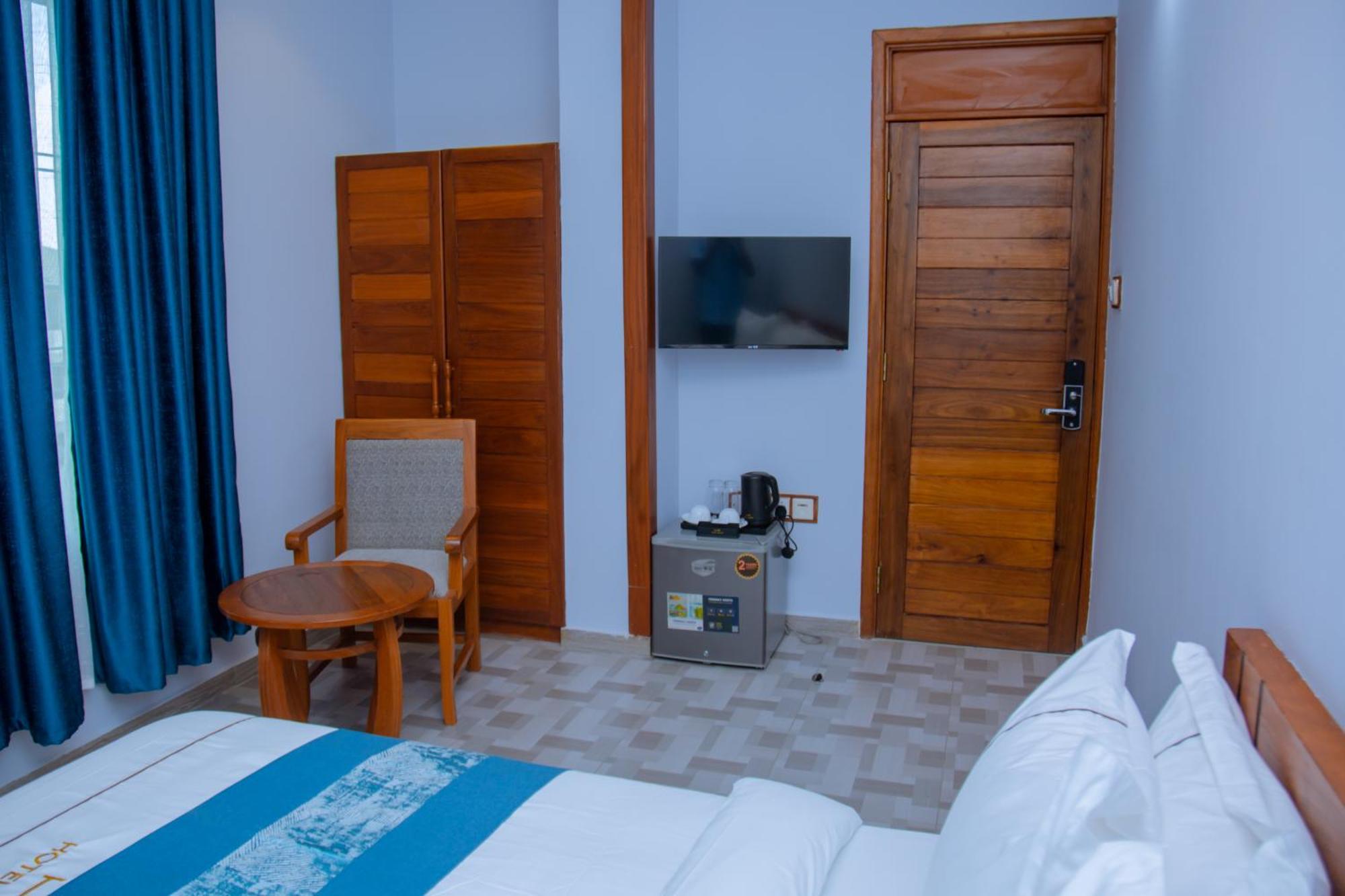 Hotel Rolax Dar es Salaam Exterior photo